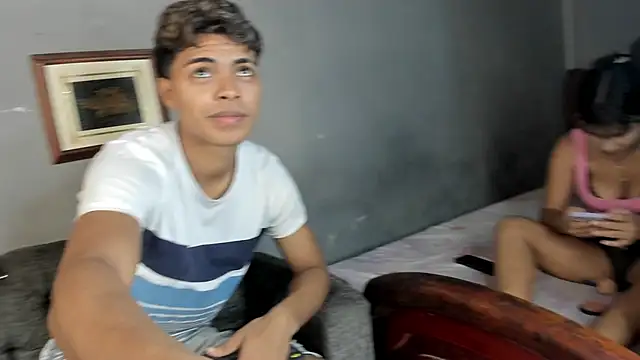 Snapshot of dafnezahiraa_ chatting on December 2024 11:42:01 PM dafnezahiraa online show from December 2024 11:42:01 PM