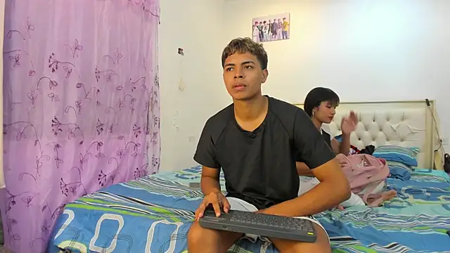 Snapshot of dafnezahiraa_ chatting on March 2025 03:41:02 AM dafnezahiraa online show from March 2025 03:41:02 AM