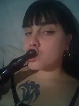 lucylovles online show from May 2026 10:18:01 PM