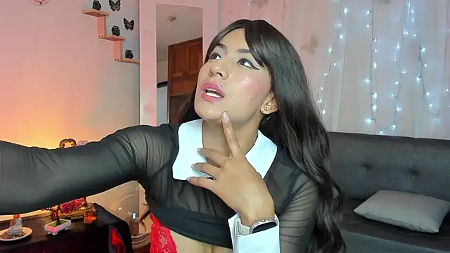 Snapshot of Alaia_Love77 chatting on March 2025 07:06:02 PM Alaia Love77 online show from March 2025 07:06:02 PM