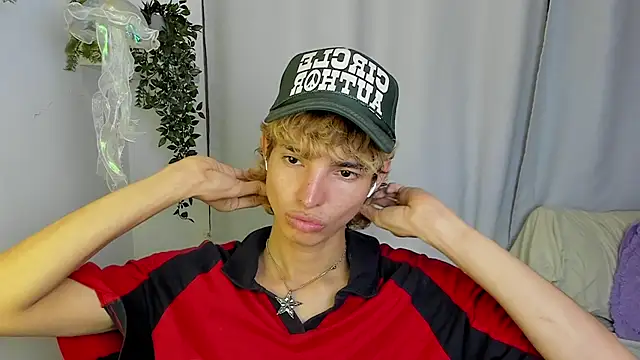 santy-kitty online show from October 2025 02:53:02 AM