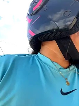 perlita05 online show from September 2025 07:39:02 PM