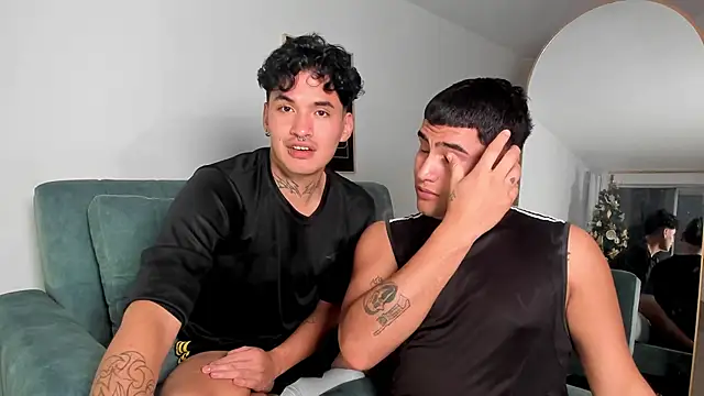 Snapshot of MatheoVelez chatting on January 2025 11:35:02 AM MatheoVelez online show from January 2025 11:35:02 AM