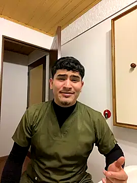 Snapshot of MatheoVelez chatting on September 2025 03:27:02 AM MatheoVelez online show from September 2025 03:27:02 AM