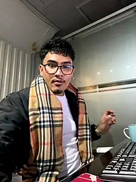 Snapshot of MatheoVelez chatting on September 2025 01:23:01 PM MatheoVelez online show from September 2025 01:23:01 PM