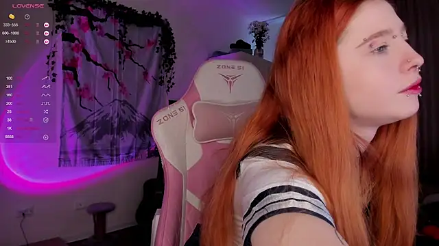 ScarletRos3 online show from December 2024 10:23:02 AM