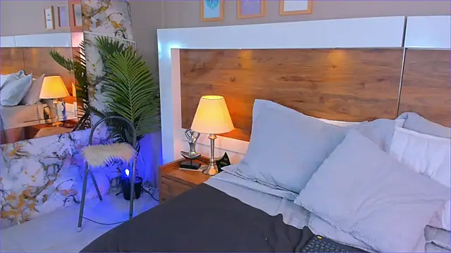 EmaBakker online show from January 2026 05:27:02 PM