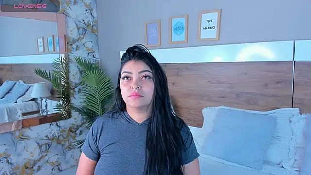 Snapshot of EmaBakker chatting on July 2026 05:03:02 AM EmaBakker online show from July 2026 05:03:02 AM