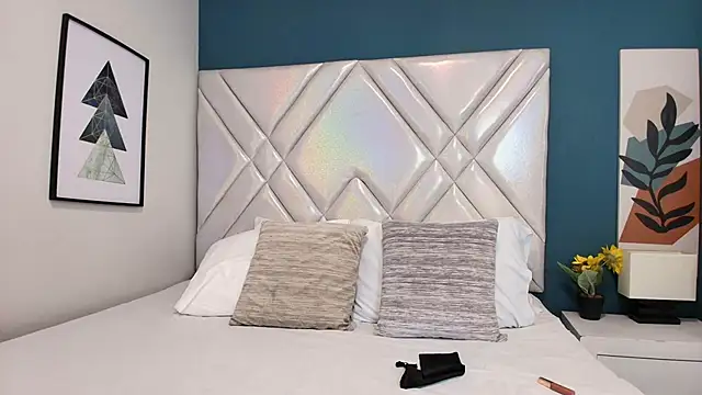 Snapshot of Lana-Gross chatting on February 2025 01:49:02 PM Lana-Gross online show from February 2025 01:49:02 PM