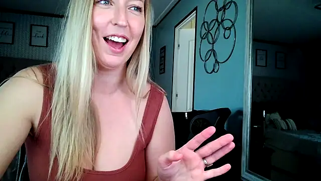 lucyallen4201 online show from January 2025 09:20:01 PM