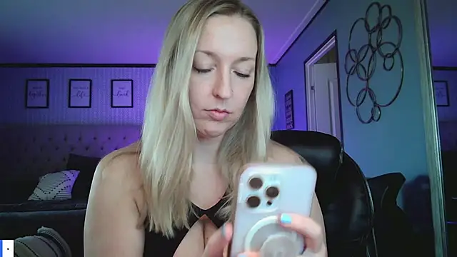 lucyallen4201 online show from March 2025 05:39:01 PM