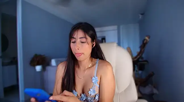 auroracaruso11 online show from March 2025 10:02:02 PM