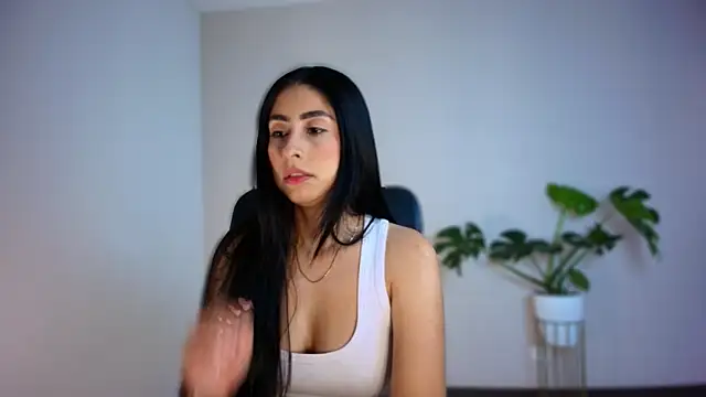 auroracaruso11 online show from February 2026 03:41:02 PM