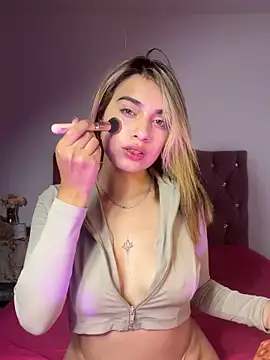 Snapshot of Hayley_A02 chatting on November 2025 03:33:01 PM Hayley A02 online show from November 2025 03:33:01 PM