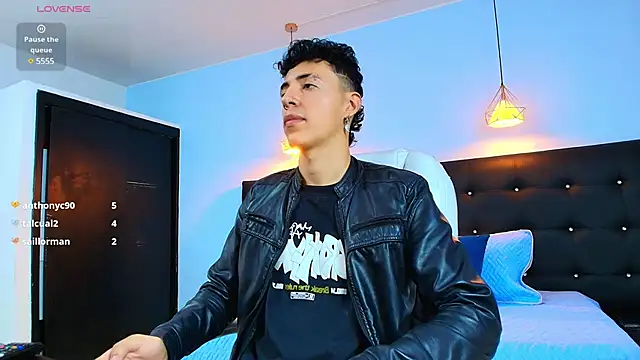 Lobo 17  online show from February 2025 04:00:02 AM