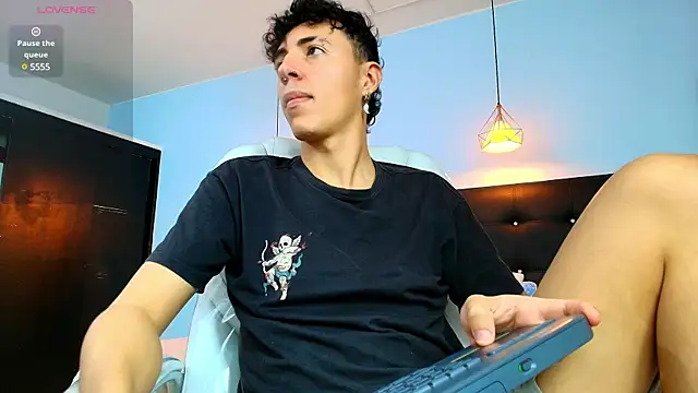 Lobo 17  online show from February 2025 04:14:02 AM