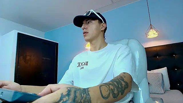 Lobo 17  online show from March 2025 03:29:01 AM