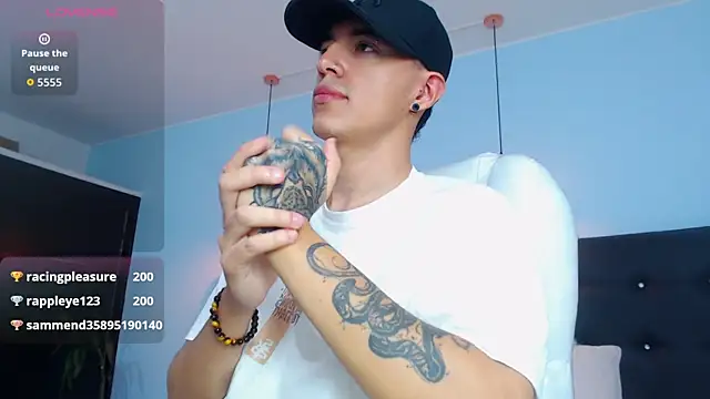 Lobo 17  online show from October 2025 03:49:02 AM