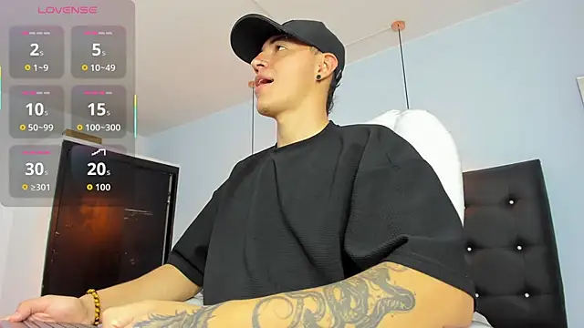 Lobo 17  online show from October 2025 03:43:02 AM