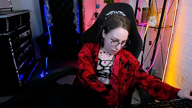 AphexQueen online show from December 2024 09:20:02 PM