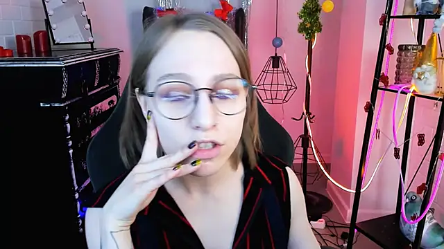 AphexQueen online show from December 2024 07:18:02 PM