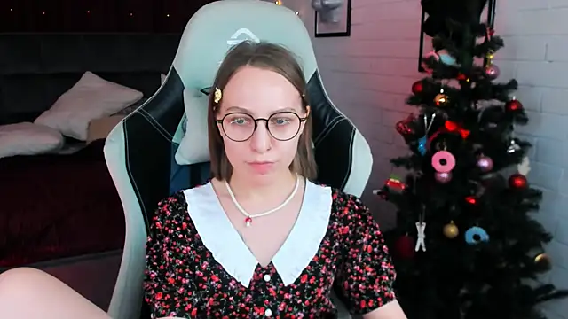 AphexQueen online show from December 2024 07:17:02 PM