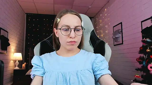 AphexQueen online show from December 2024 07:16:02 PM