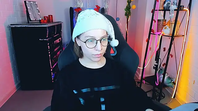 AphexQueen online show from December 2024 06:19:02 PM