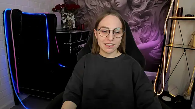 AphexQueen online show from February 2025 01:08:01 PM