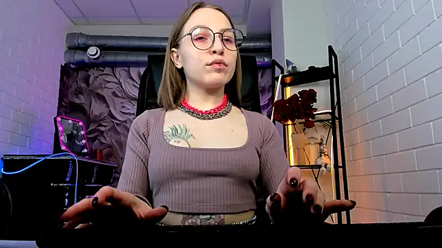 AphexQueen online show from March 2025 09:12:01 AM