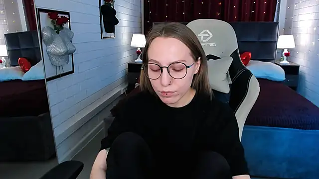 AphexQueen online show from March 2025 03:14:02 PM