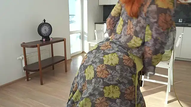 Snapshot of EsmaCrumbley chatting on October 2025 04:43:02 AM EsmaCrumbley online show from October 2025 04:43:02 AM