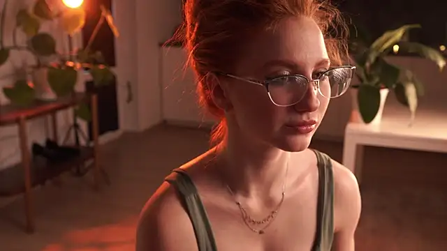 EsmaCrumbley online show from March 2026 04:18:02 AM