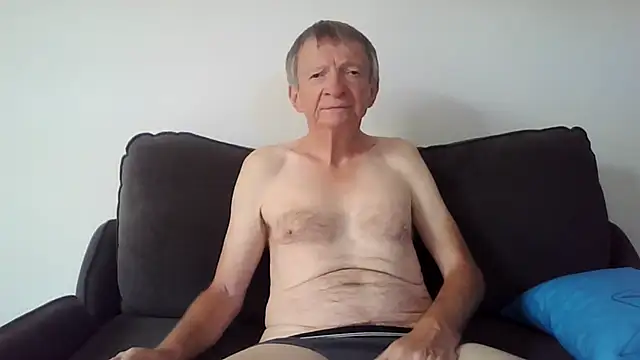 naturiste974 online show from December 2025 08:32:02 AM