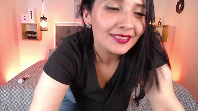 emily leinner online show from December 2024 08:58:02 PM