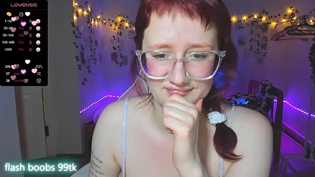 Snapshot of KrisTyBooBsin chatting on February 2025 06:29:02 PM KrisTyBooBsin online show from February 2025 06:29:02 PM