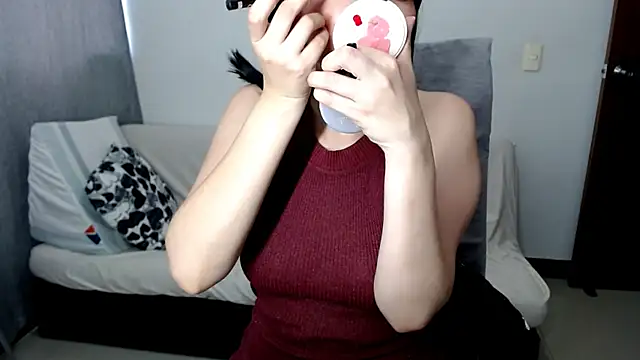 Snapshot of Laura-pervert chatting on July 2026 09:33:02 PM Laura-pervert online show from July 2026 09:33:02 PM