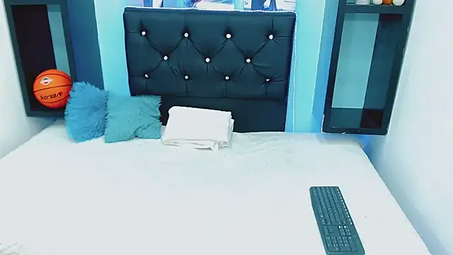 antonela xxx online show from October 2025 08:05:01 PM