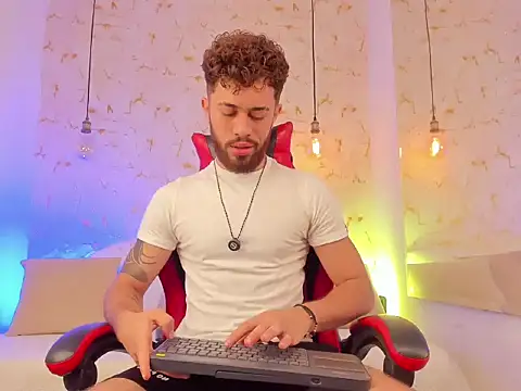 Snapshot of rikkostuff chatting on October 2025 04:27:01 PM rikkostuff online show from October 2025 04:27:01 PM