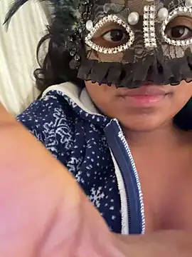 Bella Luna18 online show from January 2026 03:38:01 PM