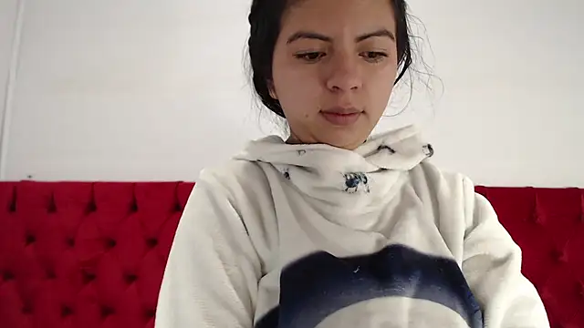 Snapshot of CarolineBrunx chatting on January 2025 12:42:02 PM CarolineBrunx online show from January 2025 12:42:02 PM