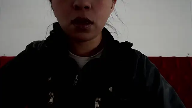 Snapshot of CarolineBrunx chatting on February 2025 03:34:02 AM CarolineBrunx online show from February 2025 03:34:02 AM