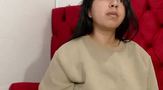 Snapshot of CarolineBrunx chatting on February 2025 10:59:02 AM CarolineBrunx online show from February 2025 10:59:02 AM