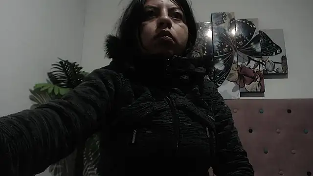 Snapshot of CarolineBrunx chatting on March 2025 07:38:02 AM CarolineBrunx online show from March 2025 07:38:02 AM