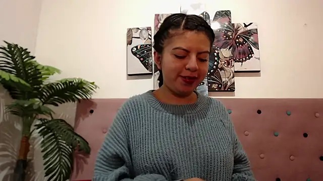 Snapshot of CarolineBrunx chatting on March 2025 11:30:02 AM CarolineBrunx online show from March 2025 11:30:02 AM