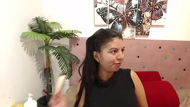 Snapshot of CarolineBrunx chatting on March 2025 09:38:02 PM CarolineBrunx online show from March 2025 09:38:02 PM
