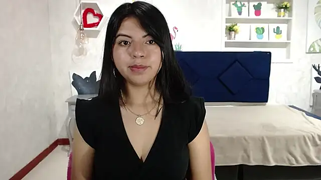 Snapshot of CarolineBrunx chatting on October 2025 04:18:02 AM CarolineBrunx online show from October 2025 04:18:02 AM