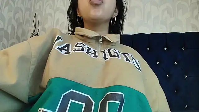 CarolineBrunx online show from May 2026 08:38:01 PM