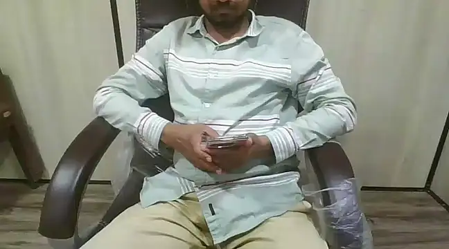 Ishan003 online show from December 2024 10:33:02 AM