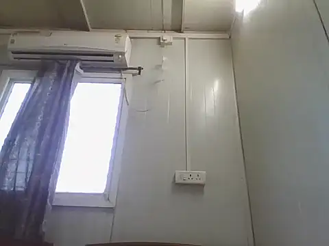 Ishan003 online show from February 2025 09:56:01 AM